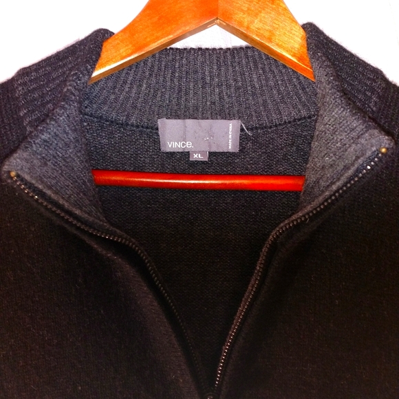 Vince 3/4 Zipper sweater - Picture 2 of 2